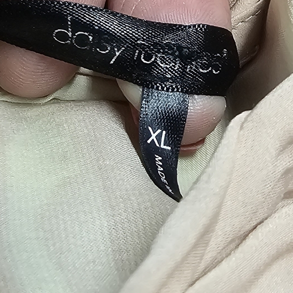 Daisy Fuentes Short Sleeve Round Neck Flowy Top Size XL - Picture 6 of 12